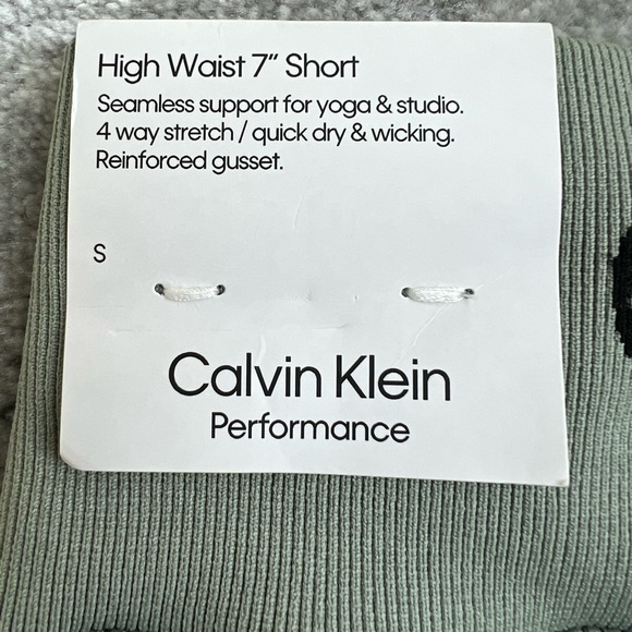 Calvin Klein Performance - Picture 2 of 6